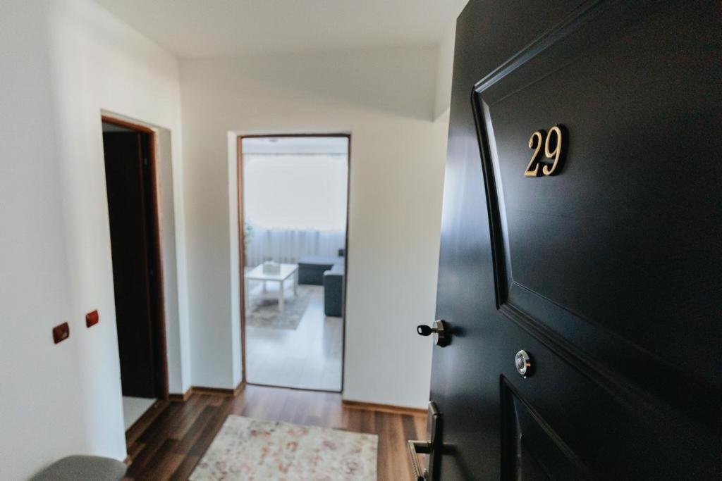 Scandinavian House Apartamento Târgu Jiu Exterior foto